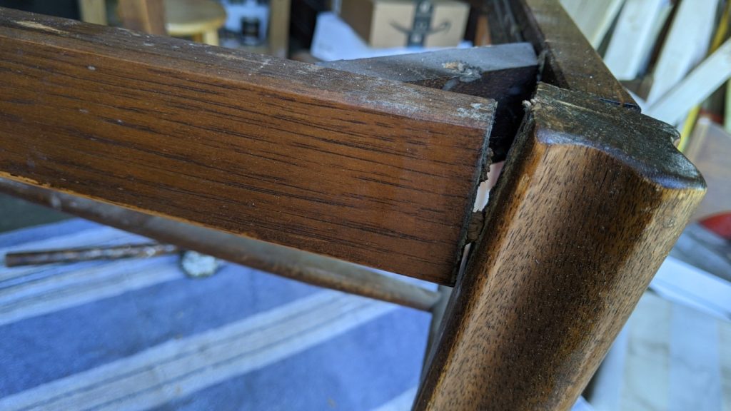 EXAMPLE-OF-BROKEN-JOINT-1024x576 REPAIRING & REUPHOLSTERING A DINING ROOM CHAIR