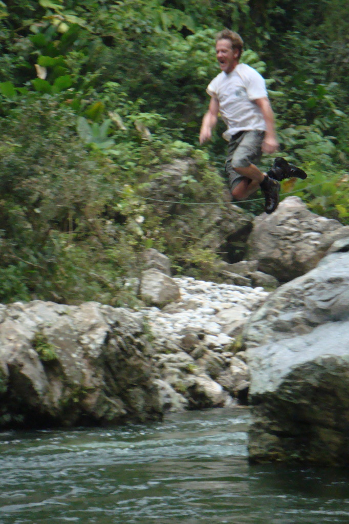 SCOTT-IN-COLOMBIA-JUMPING-INTO-WATER About